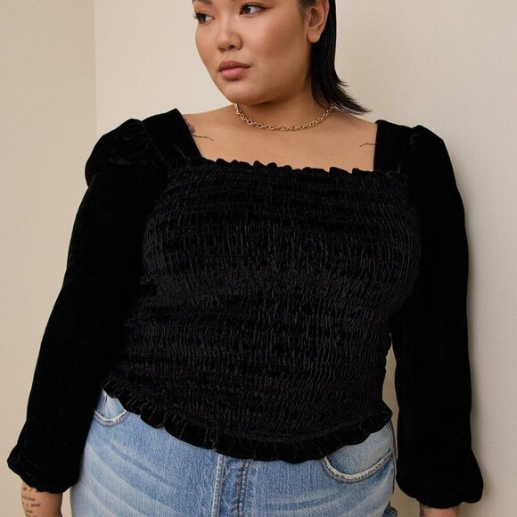 Torrid Velvet Smocked Blouson Sleeve Crop Top NWT 3x Black - Picture 1 of 11